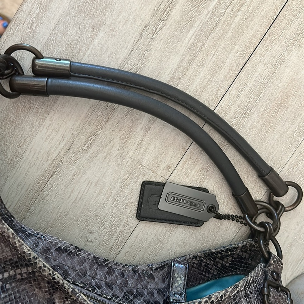 Coach Madison Python Tote Grey Black Snake print embossed - Picture 16 of 16